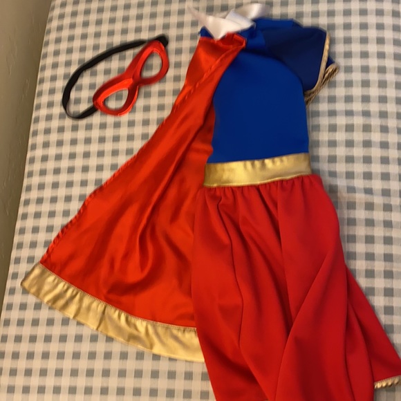 Super girl Halloween costume - Picture 2 of 5
